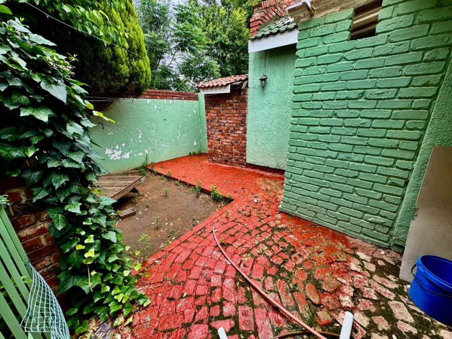 6 Bedroom Property for Sale in Dassie Rand North West